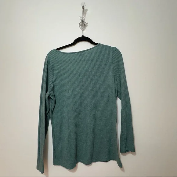 Shirts - Picture 11 of 15